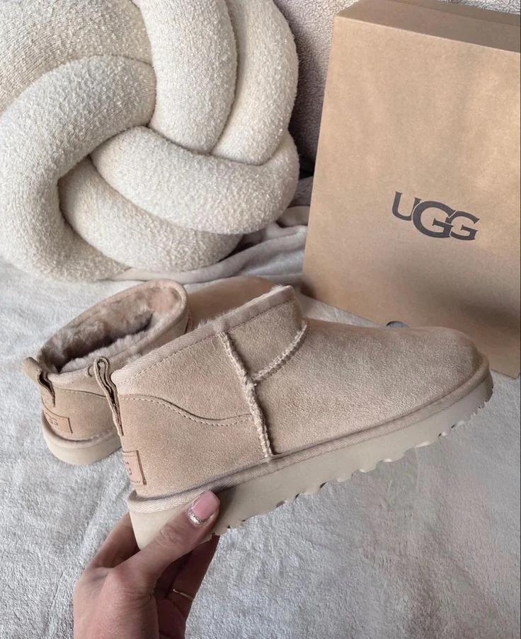 UGG Bej Mini