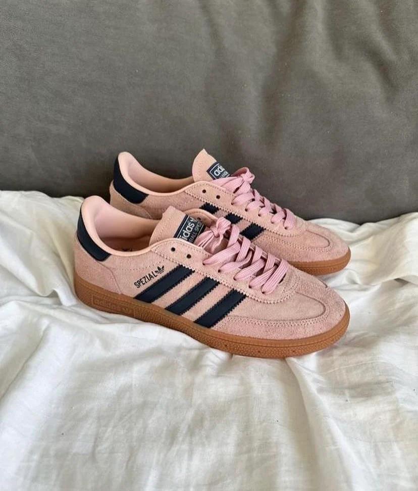 Adidas Spezial pudra