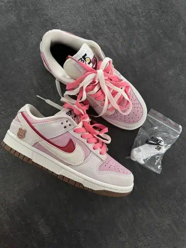 Nike Dunk Swoosh Pink