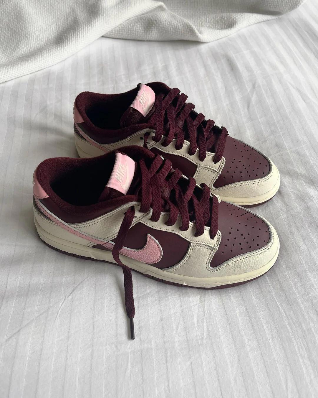 Dunk Low Valentine's