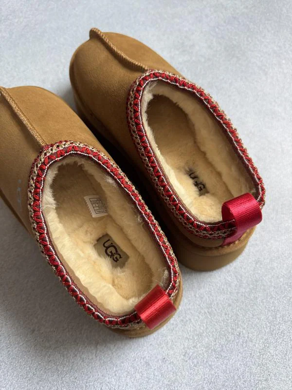 UGG Tazz Taba Logolu 5