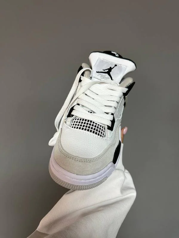 Nike Air Jordan Retro-4 5