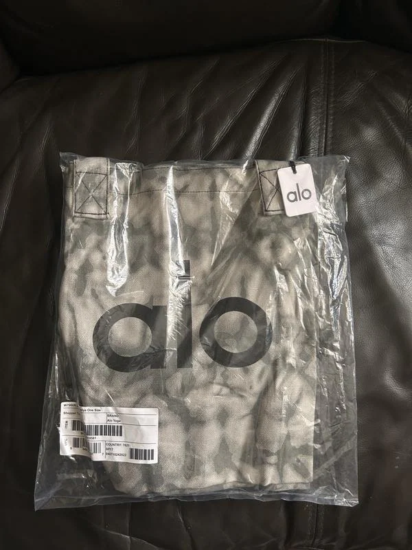 Alo Yoga Tote Bag 6