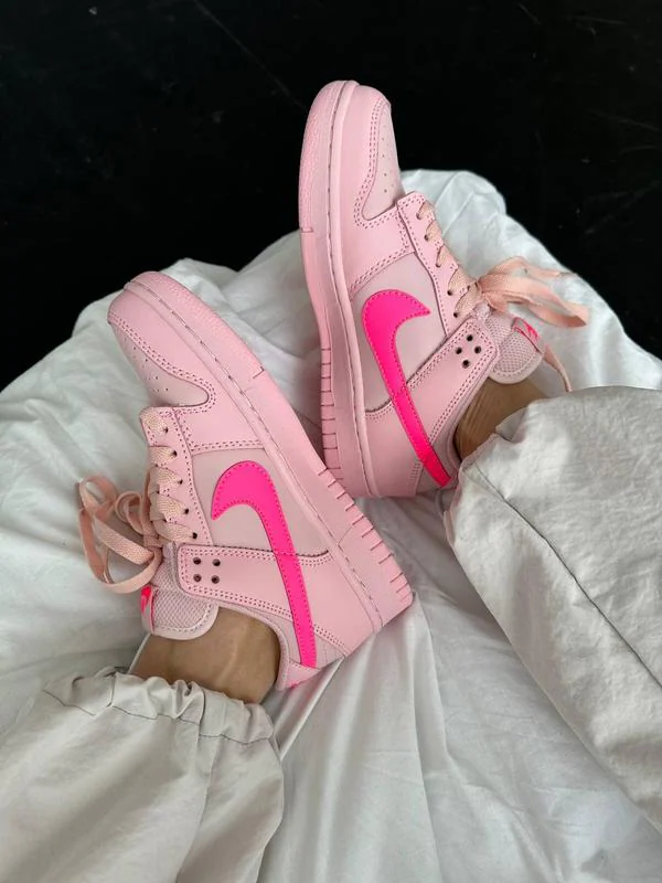 Nike Dunk Low Triple Pink 4