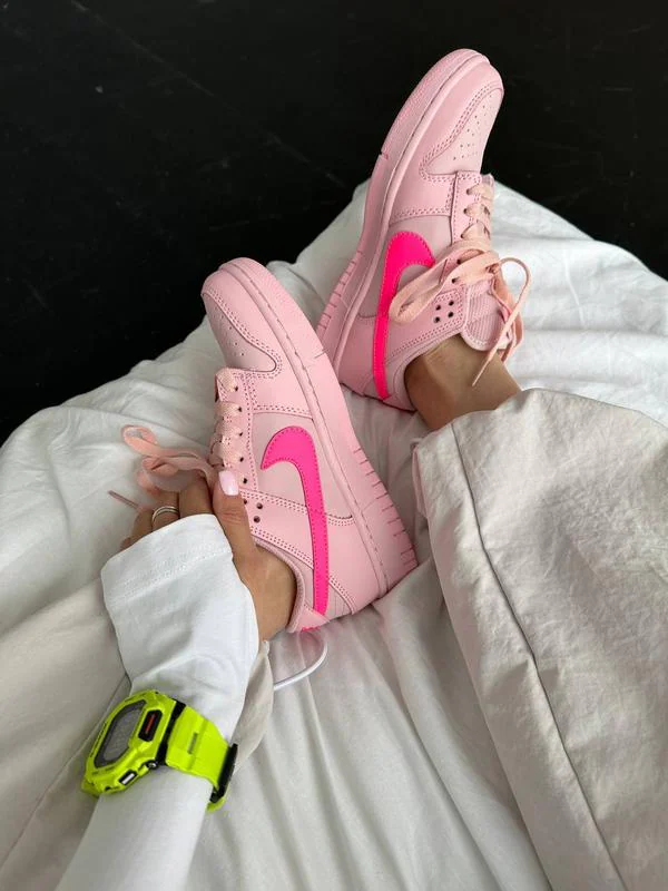 Nike Dunk Low Triple Pink 3