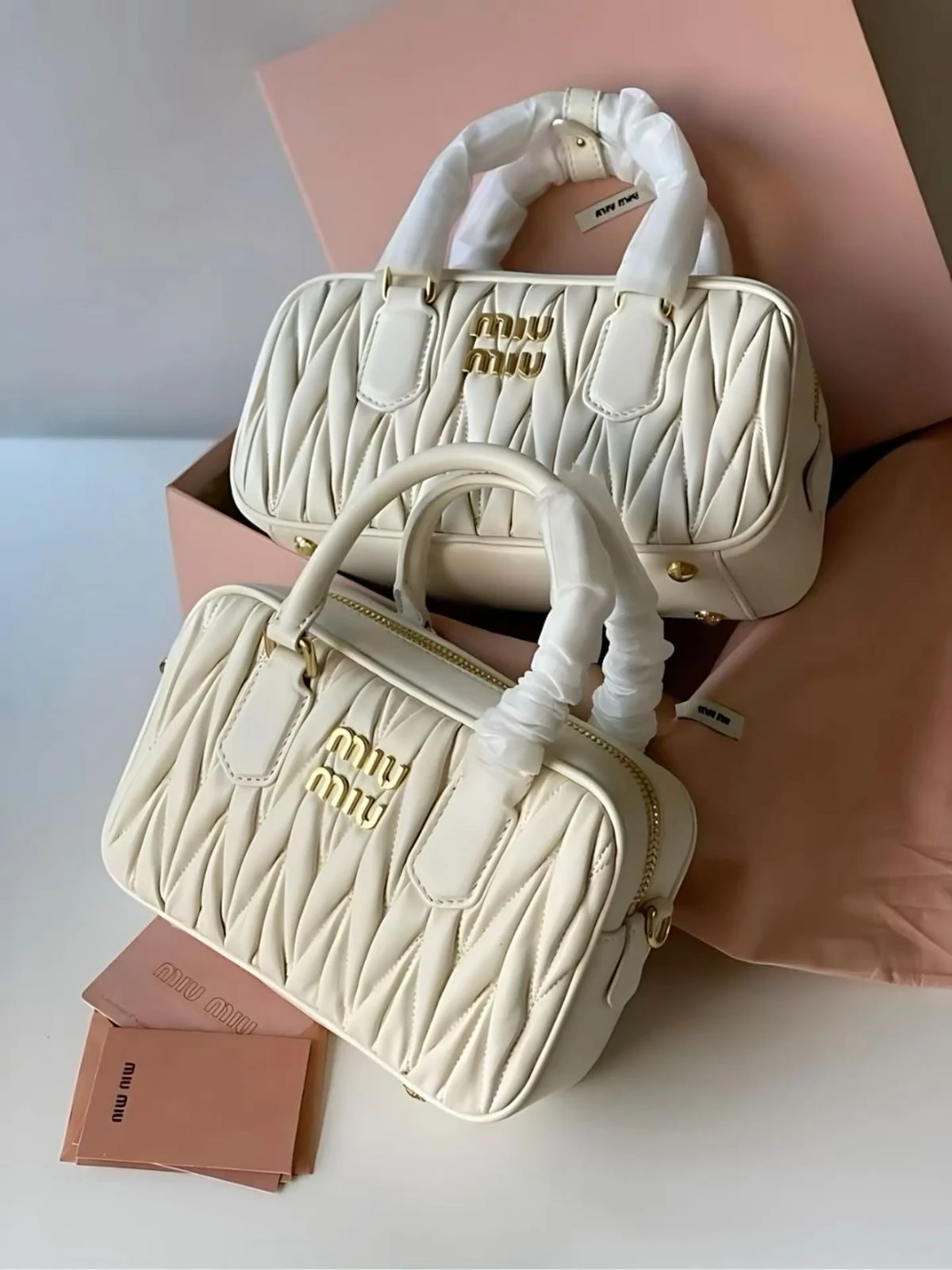 Miu Miu Çanta Nakışlı Deri 5