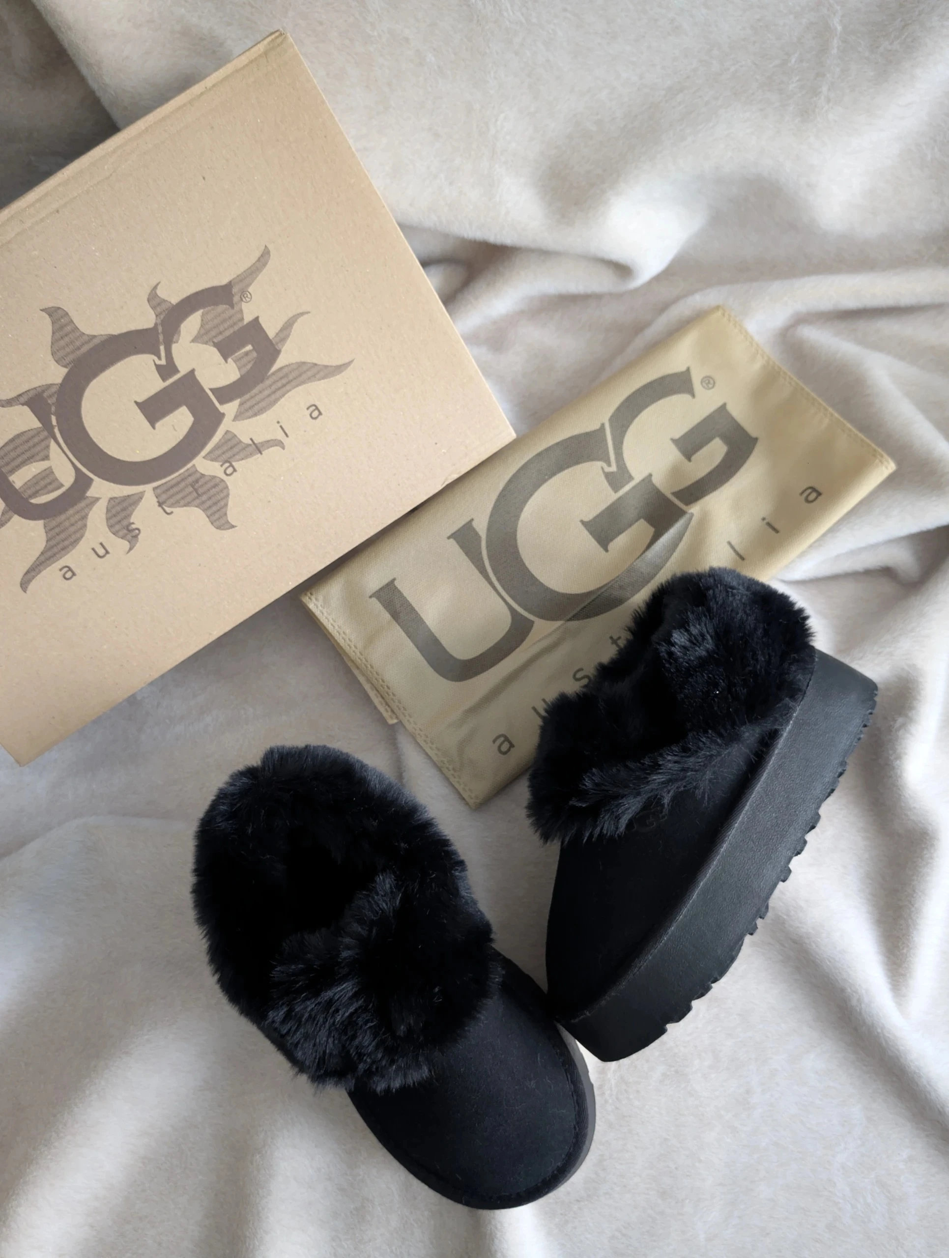 UGG Tazelle Siyah 3